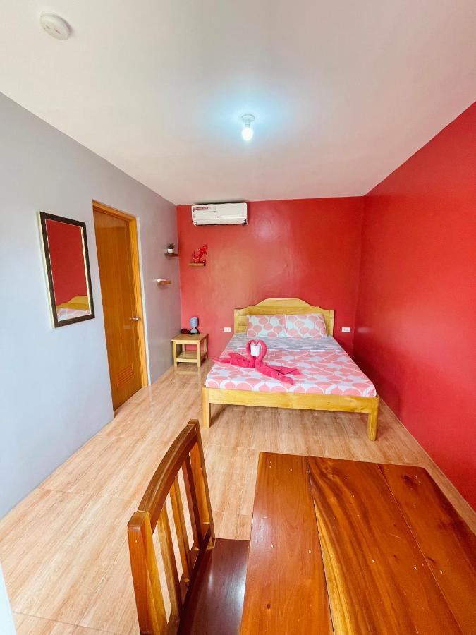 Ananas Guesthouse Moalboal Bagian luar foto