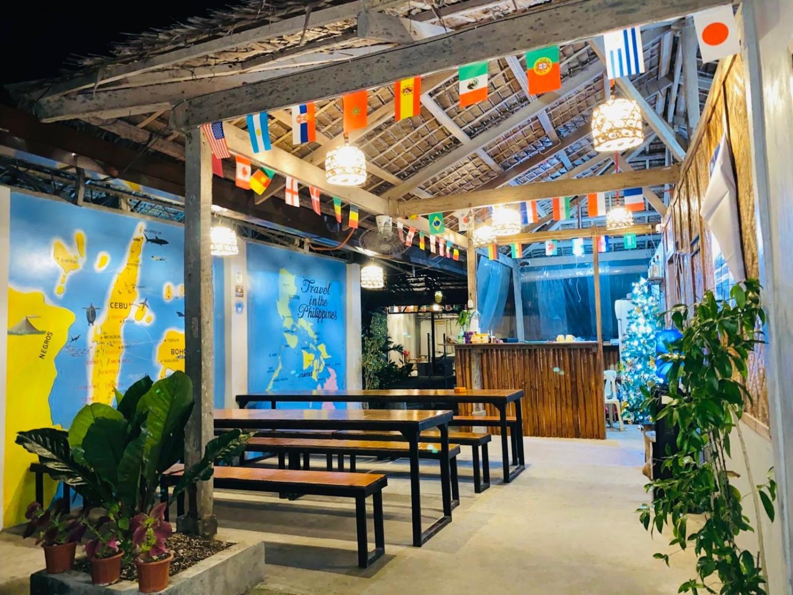 Ananas Guesthouse Moalboal Bagian luar foto