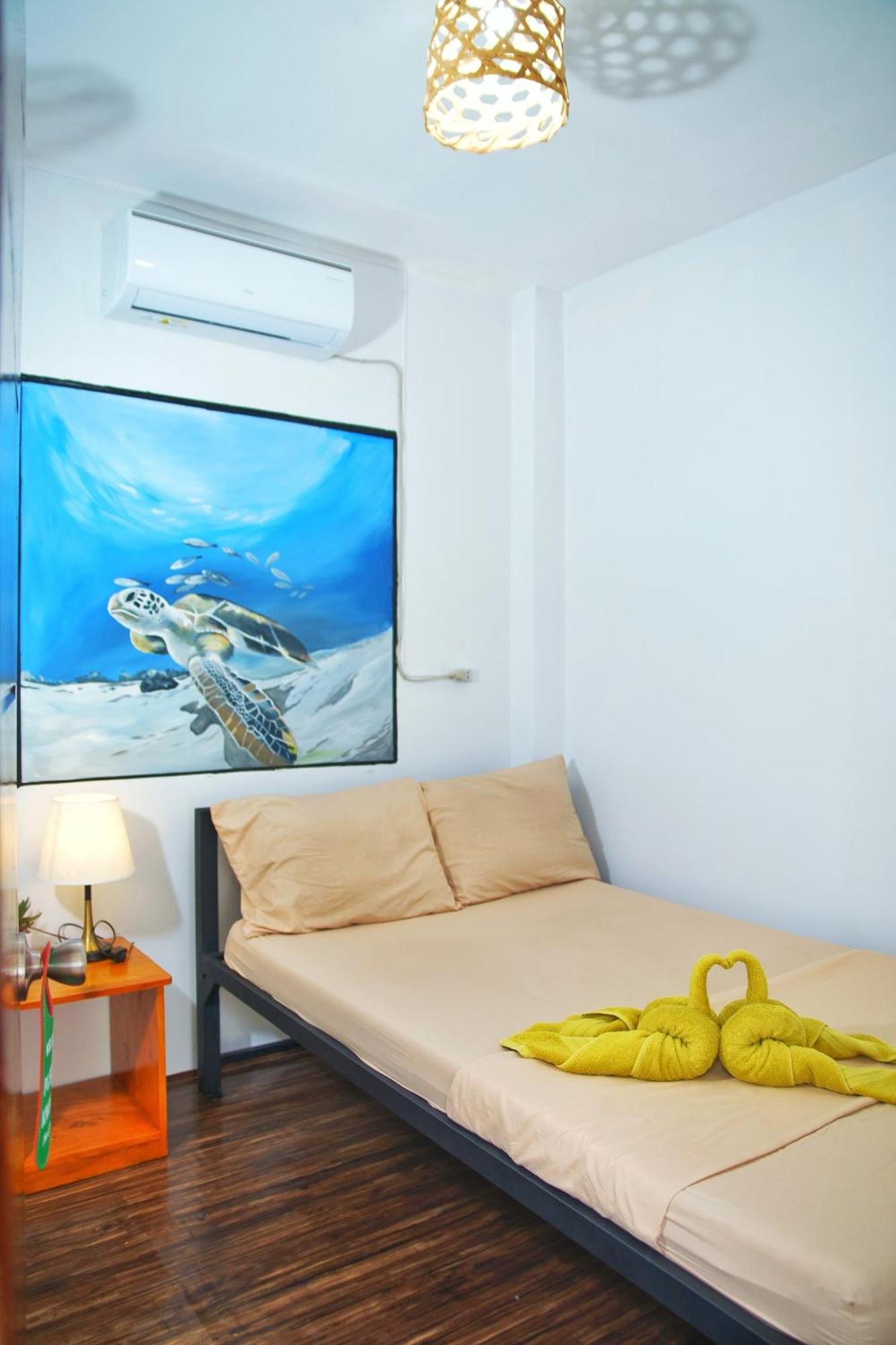 Ananas Guesthouse Moalboal Bagian luar foto