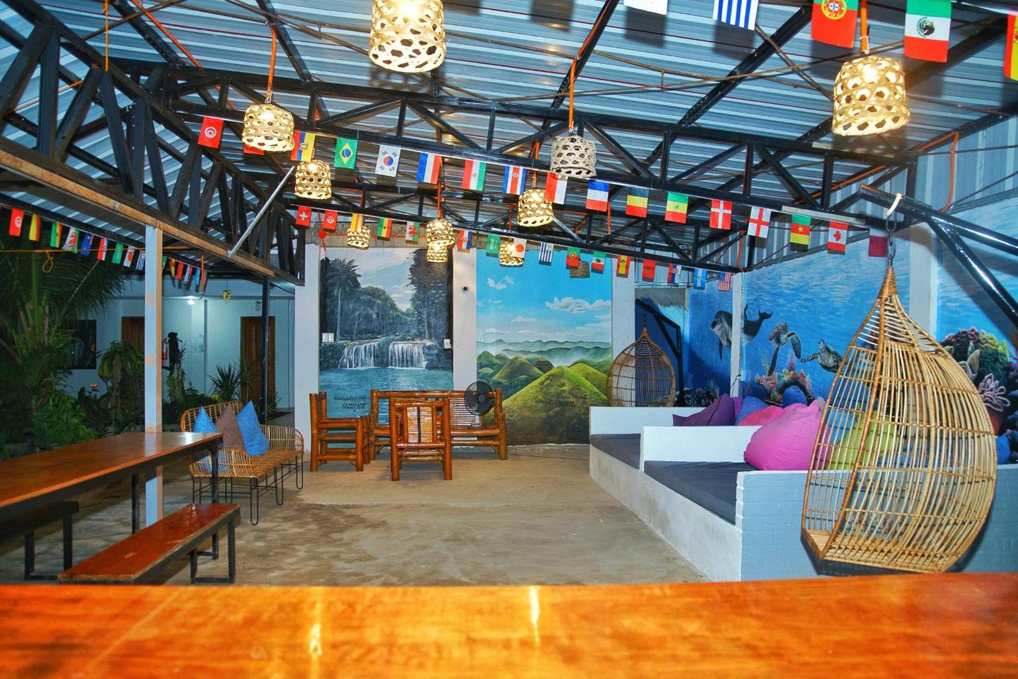 Ananas Guesthouse Moalboal Bagian luar foto