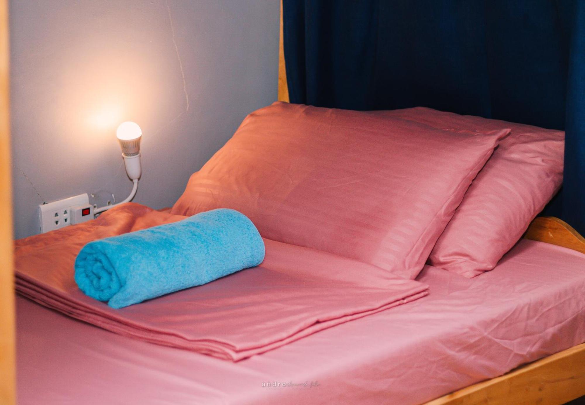 Ananas Guesthouse Moalboal Bagian luar foto