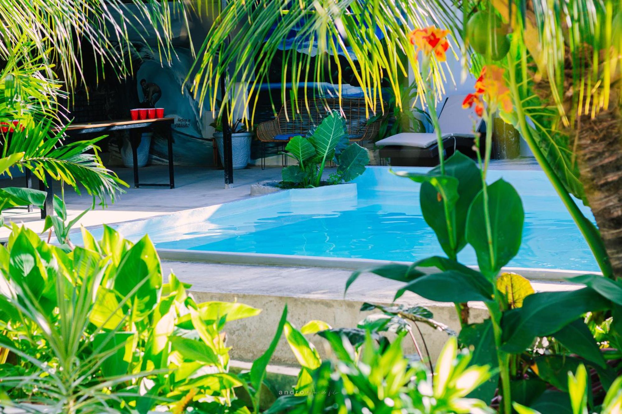 Ananas Guesthouse Moalboal Bagian luar foto
