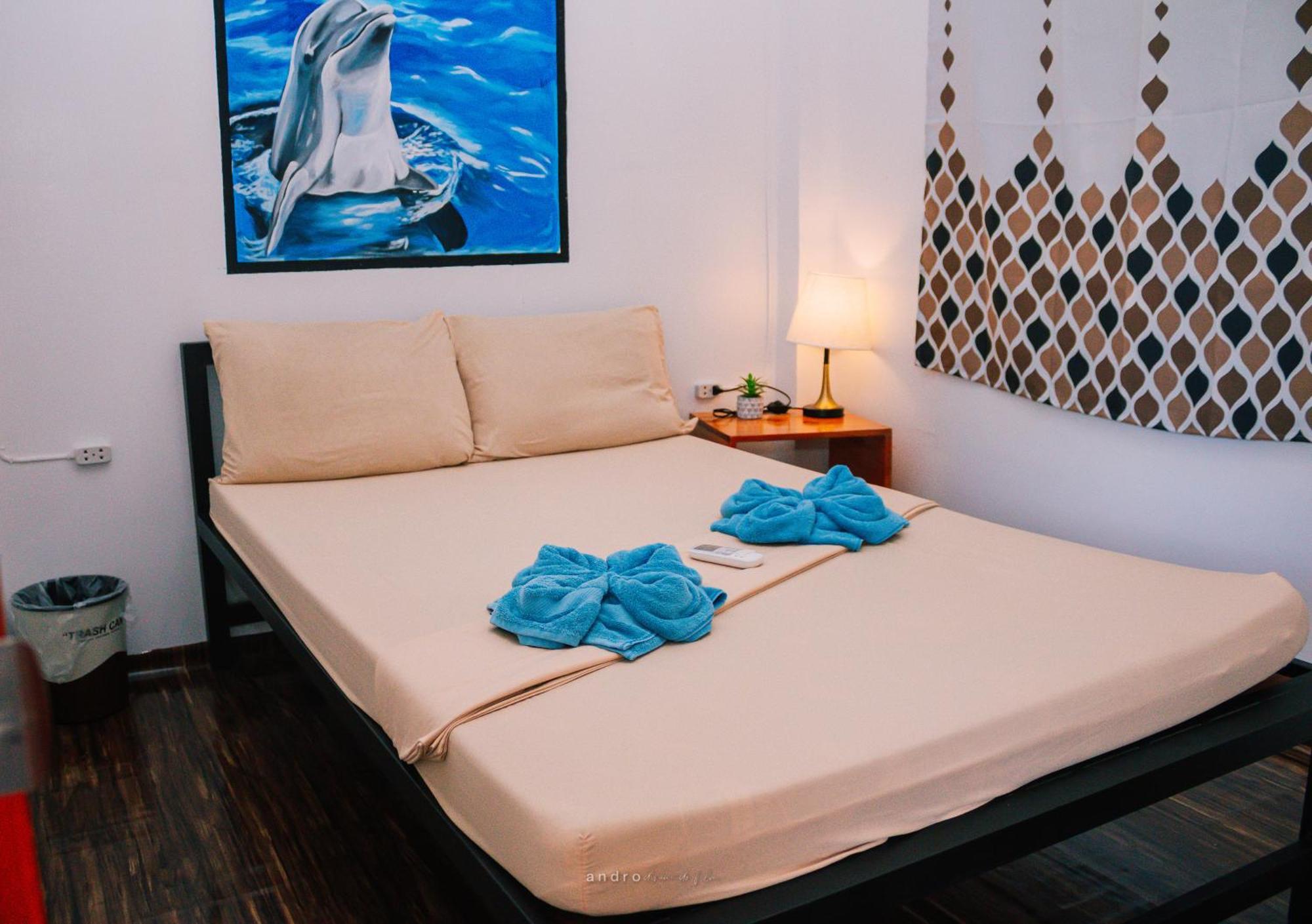 Ananas Guesthouse Moalboal Bagian luar foto