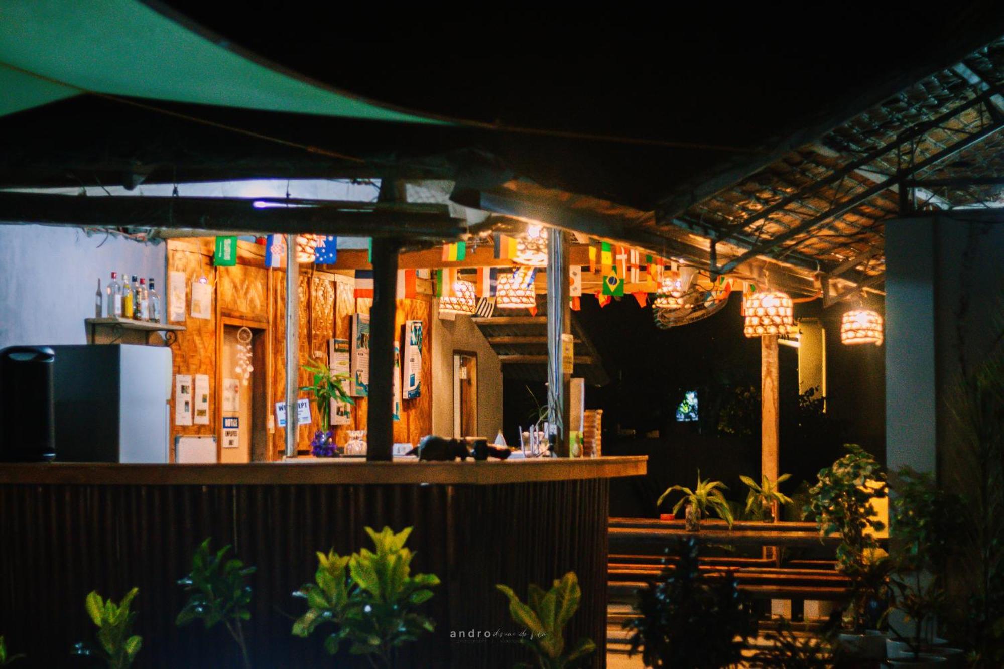 Ananas Guesthouse Moalboal Bagian luar foto